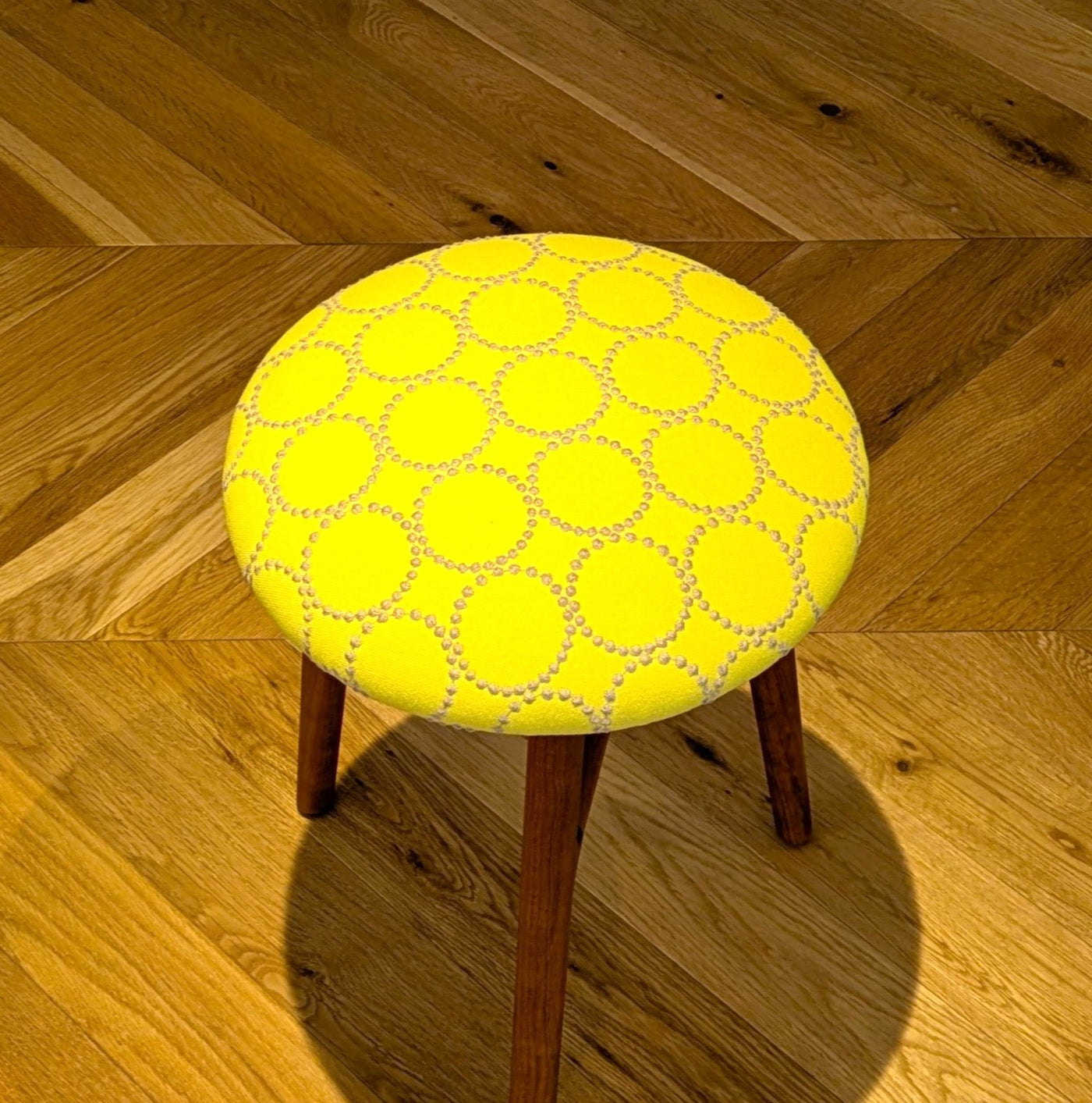 Y3 stool / cherry / if1077