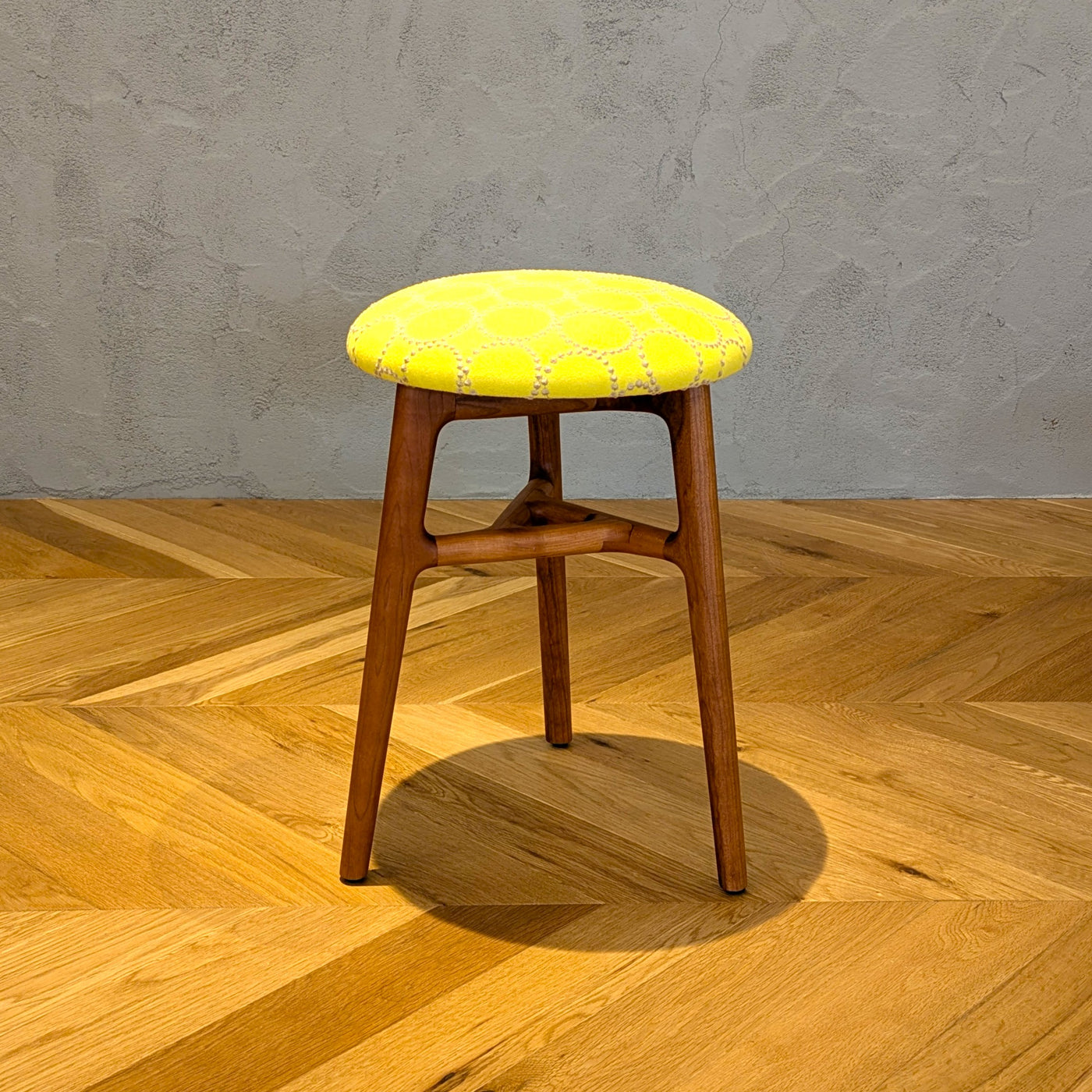 Y3 stool / cherry / if1077
