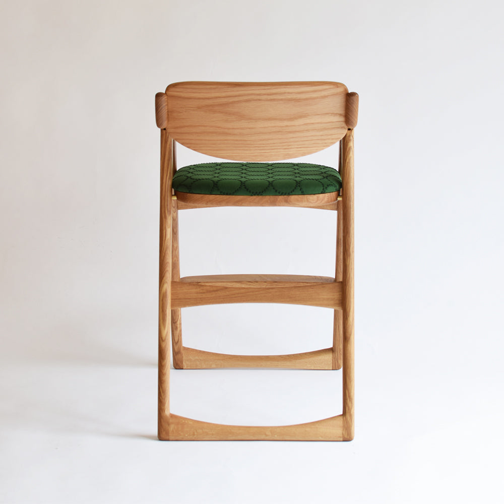 A kids chair/oak